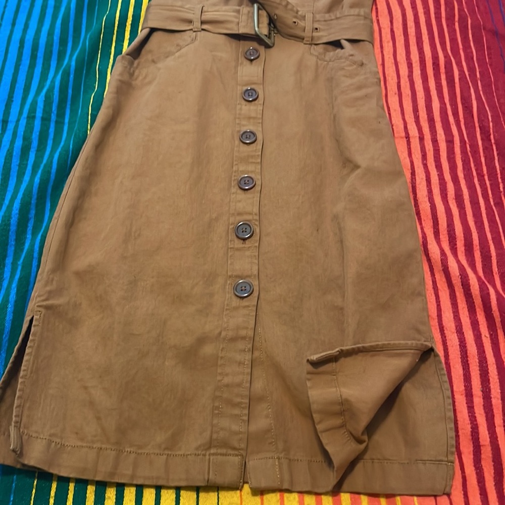 Stylish Brown Sleeveless Button-Down Dress - Picture 5 of 6